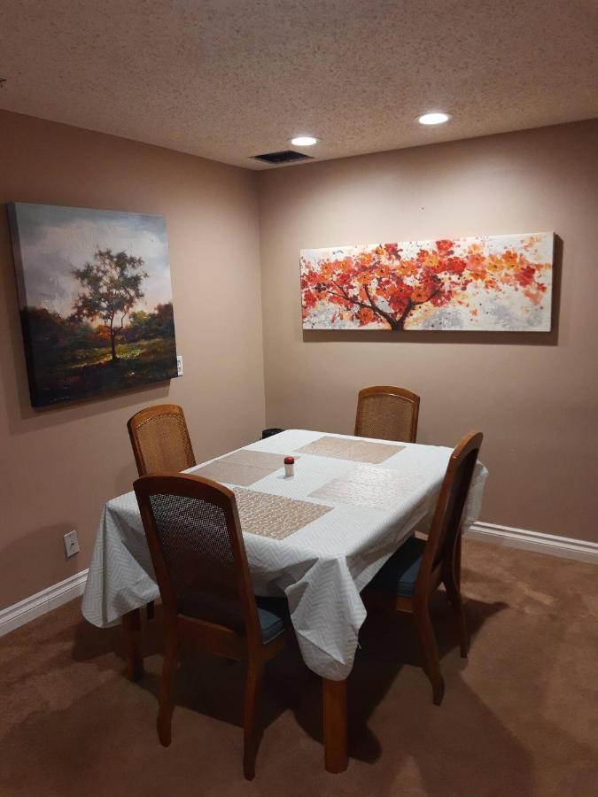 Cozy Home With Comfortable Beds And Fully Equipped Kitchen 15 Mins Drive From Airport, Downtown, Sait And U Of C And 80 Min Drive To Banff YYC Exteriér fotografie